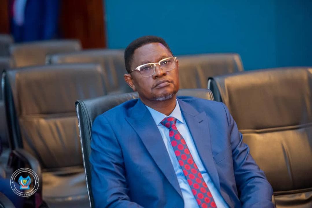 Coupure d’électricité à l’aéroport de N’Djili : le DG de la RVA suspendu après l’incident ayant retardé l’avion présidentiel