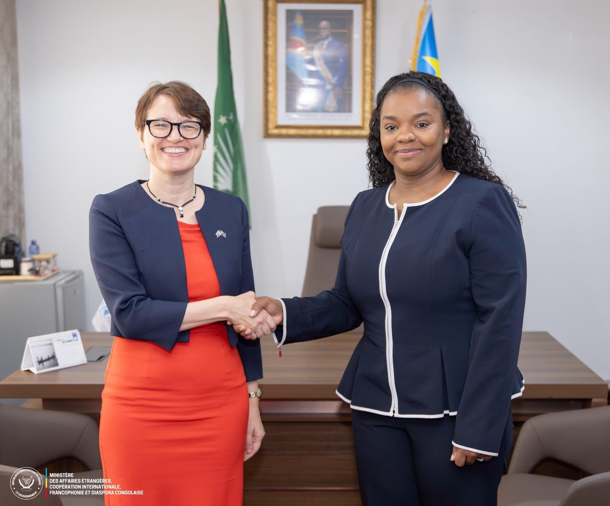 Ce mardi 23 septembre 2025, la Vice-Ministre des Affaires Étrangères, Noëlla Ayeganagato Nakwipone, a accordé une audience à Son Excellence Mme Alyson King, Ambassadrice du Royaume-Uni en RDC.