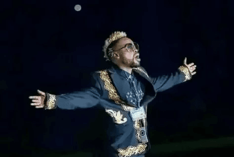 Mzee Kindingu convoqué par le CSAC pour des manquements professionnels présumés