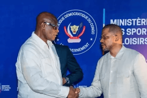 Qualification au Mondial 2026 : Didier Budimbu mobilise les pionniers du football congolais