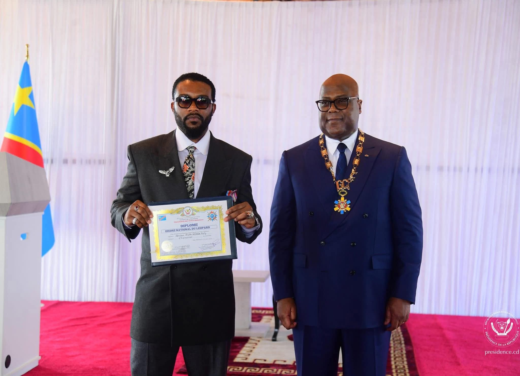 Fally Ipupa élevé au rang de Chevalier de l'Ordre national du Léopard : un hommage à l'excellence